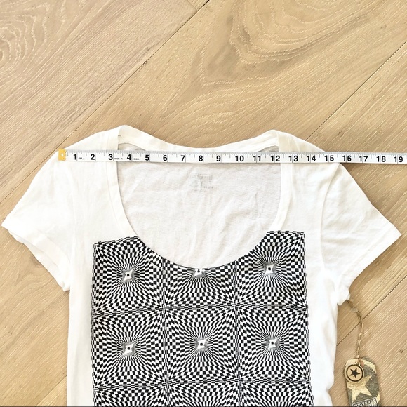 ⭐️Converse⭐️White Graphic Tees Short Sleeve T-Shirt NWT New With Tag Wo's Small - Picture 8 of 14